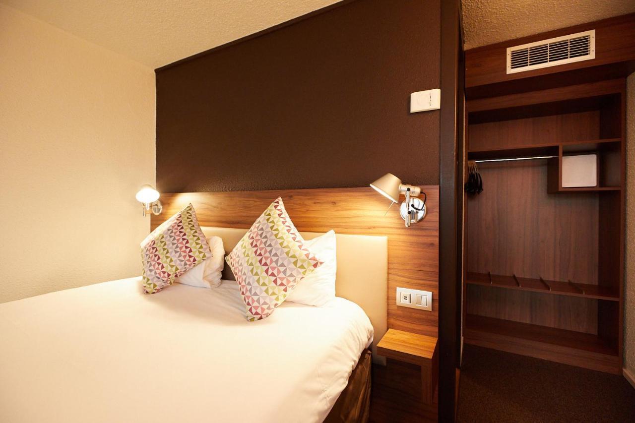 Hotel Campanile Pau Est-Bizanos Zewnętrze zdjęcie