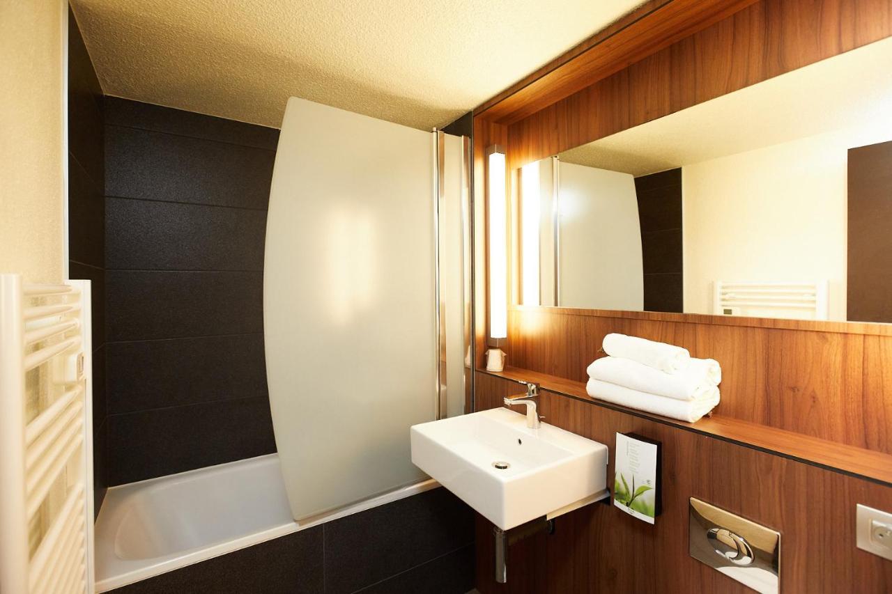Hotel Campanile Pau Est-Bizanos Zewnętrze zdjęcie