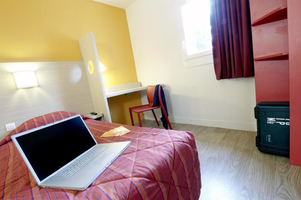Hotel Campanile Pau Est-Bizanos Zewnętrze zdjęcie